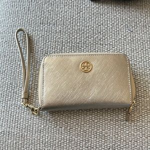 Tory Burch wristlet / wallet